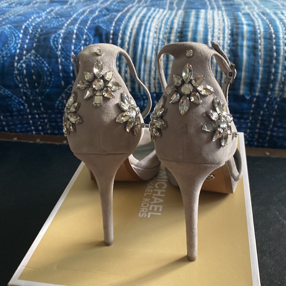 Michael Kohrs Patti Platform Embellished Heel, 8.5 - Picture 4 of 5